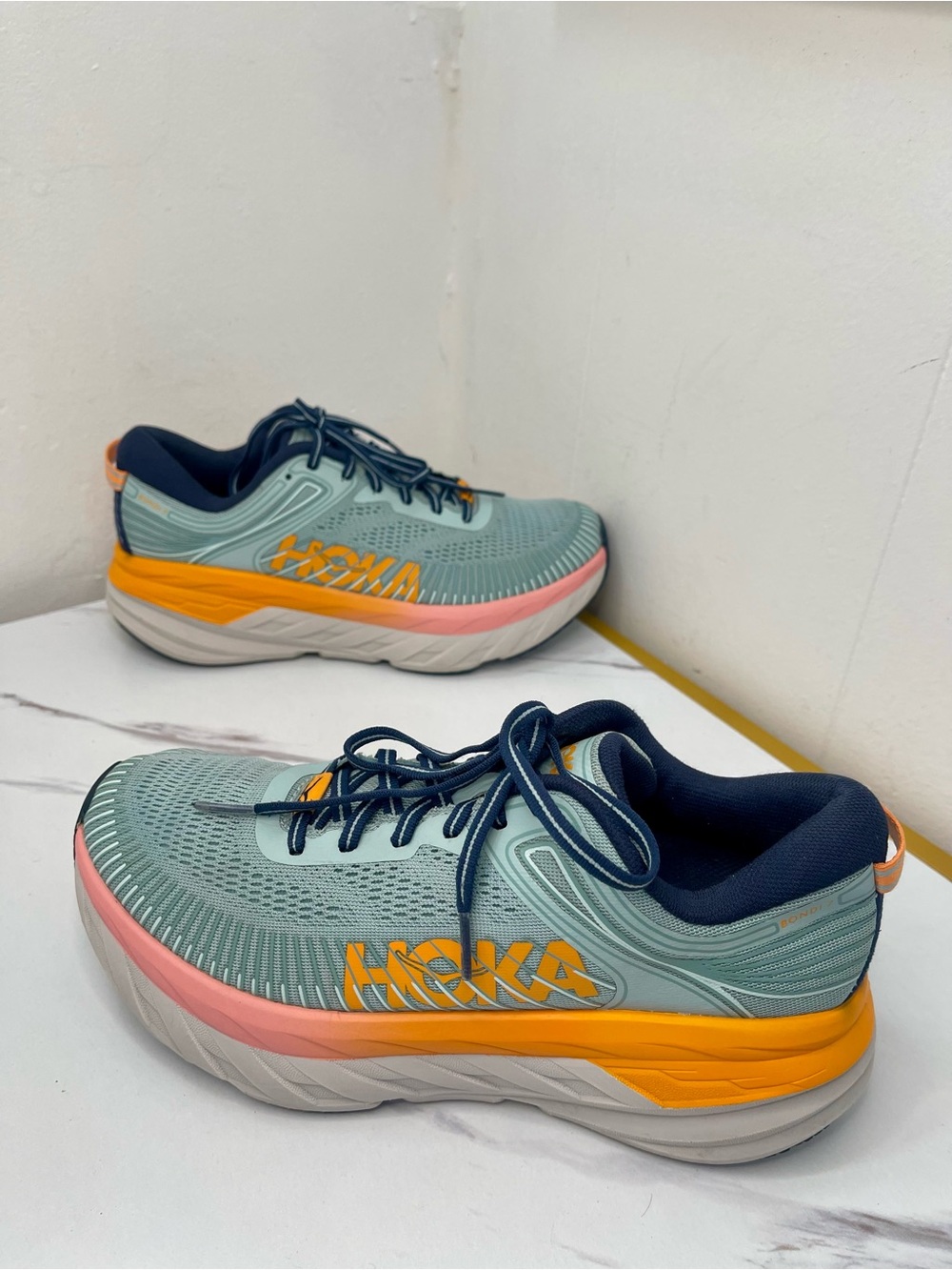 Hoka One One Women's Bondi 7 Running Shoes Size 8M Cautioned Sneakers